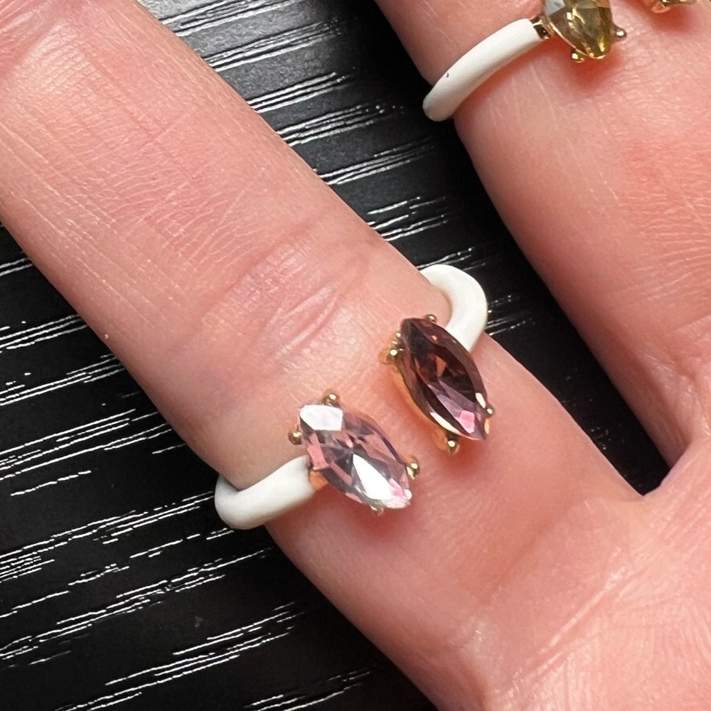 White enamel ring with open front